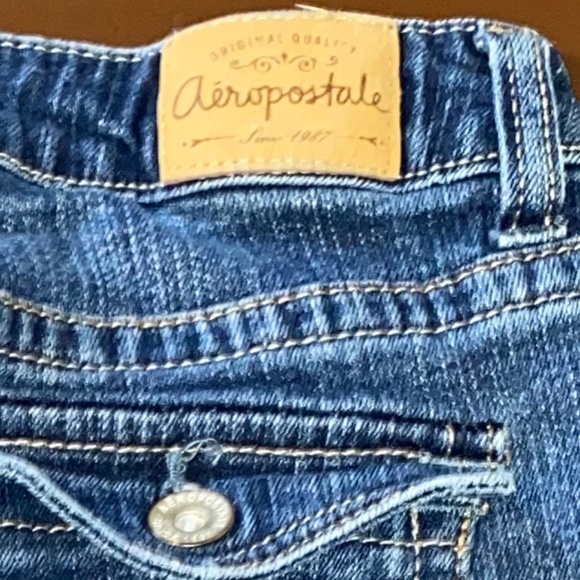 Aeropostale Denim Stretch Bermuda Shorts Size 1/2 - Picture 3 of 4